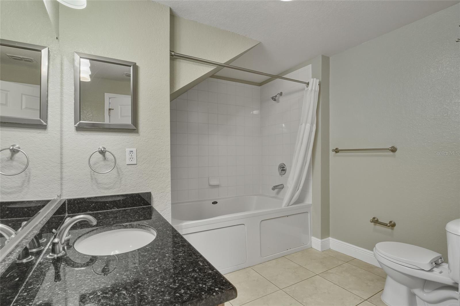 Image 13 of 32 For 2610 Lodi Circle 106