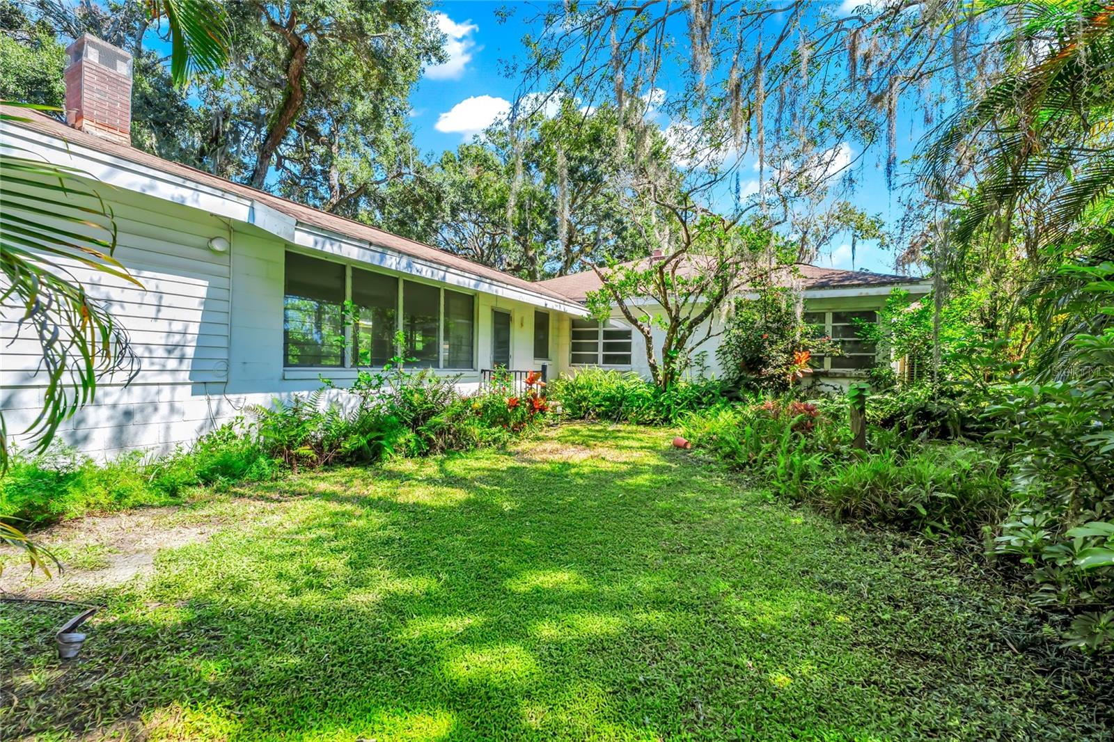 Image 34 of 39 For 1326 Altaloma Avenue