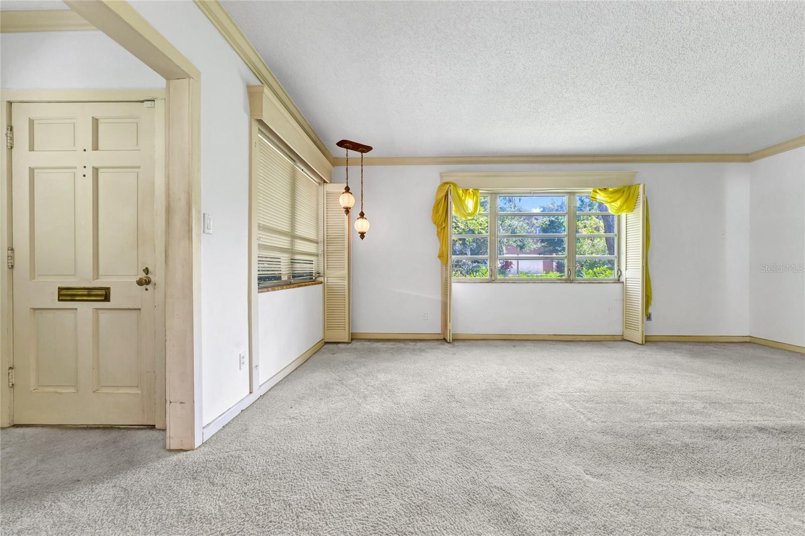 Image 5 of 39 For 1326 Altaloma Avenue