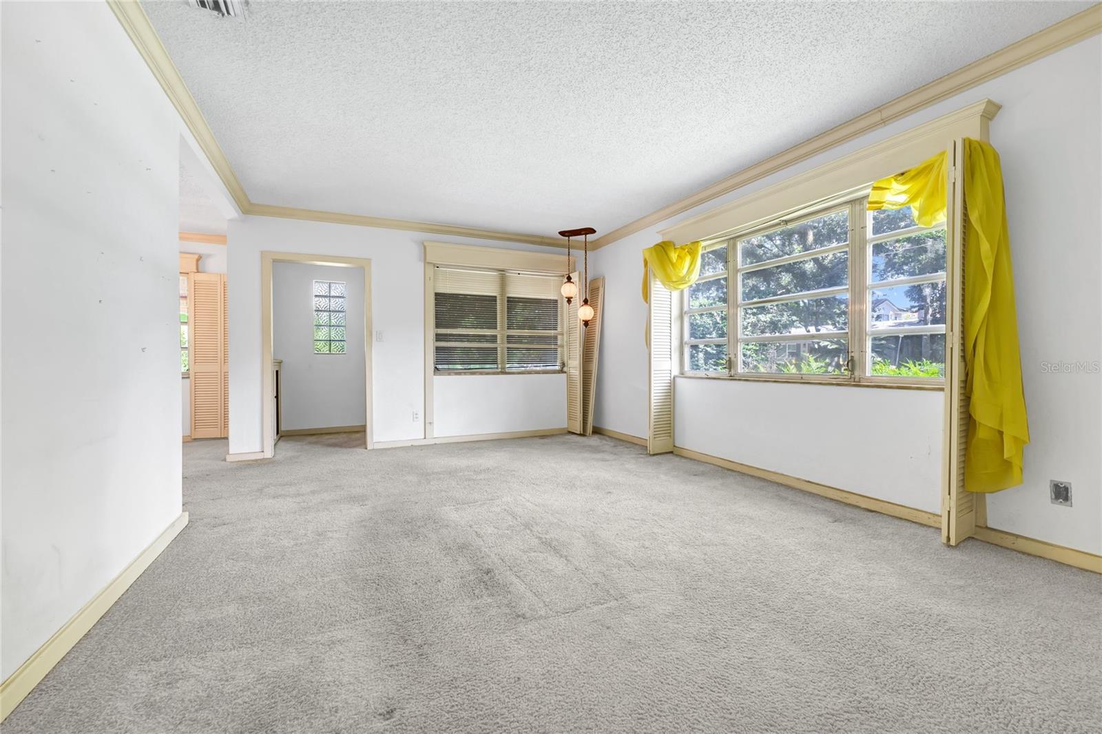 Image 8 of 39 For 1326 Altaloma Avenue