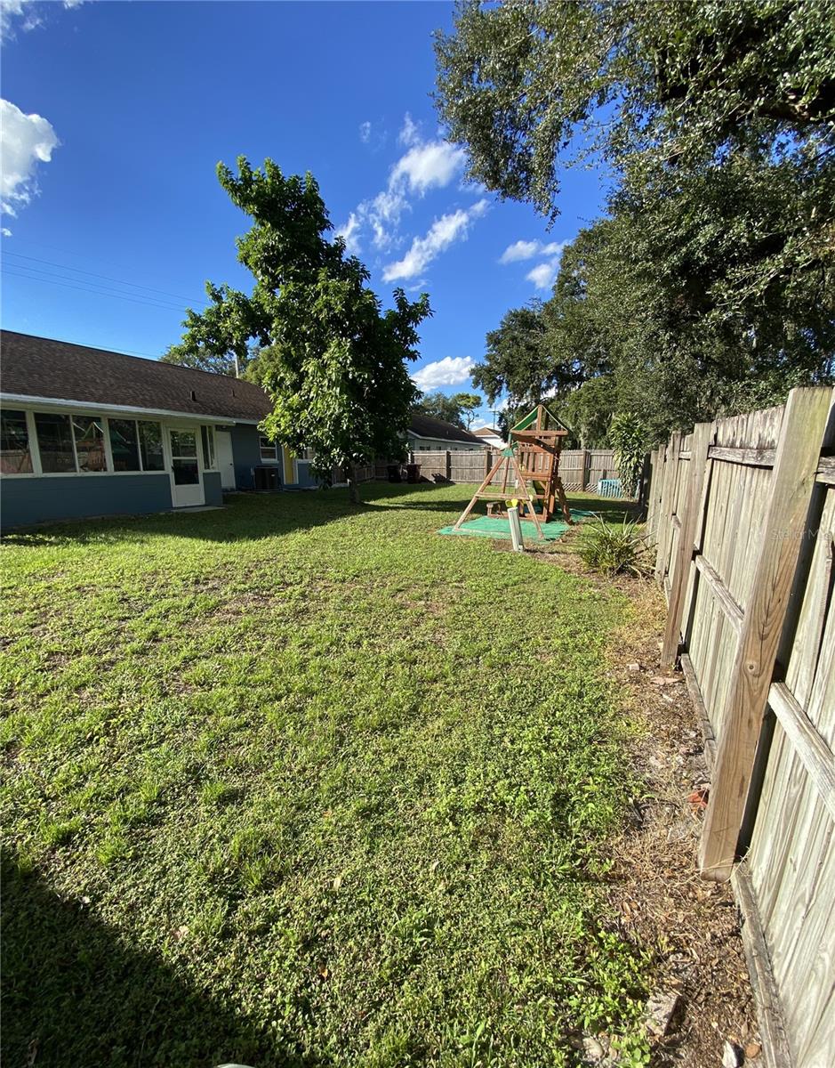 Image 4 of 21 For 8535 Wichita Place