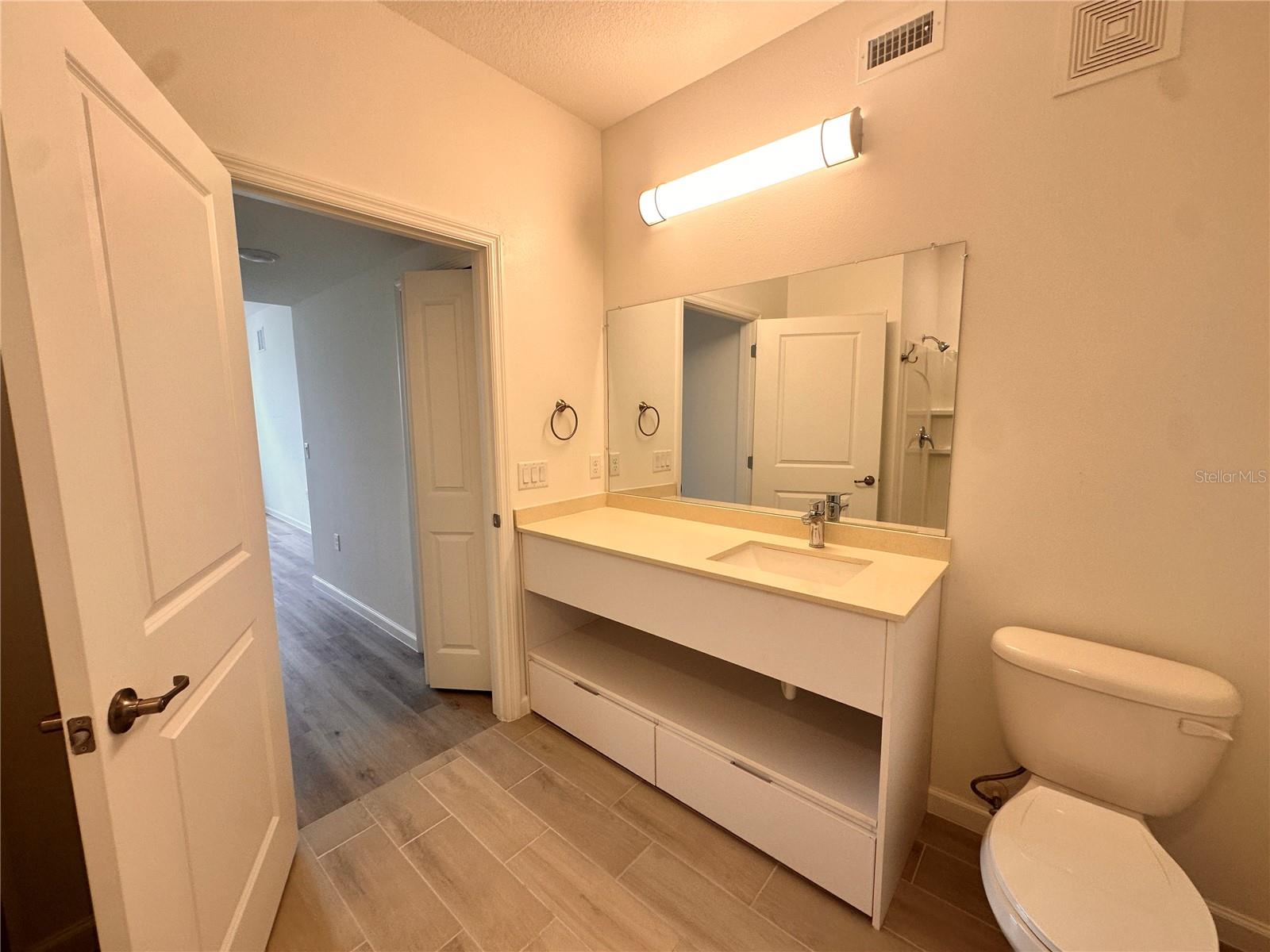 Image 11 of 18 For 1220 Southstation Place 205