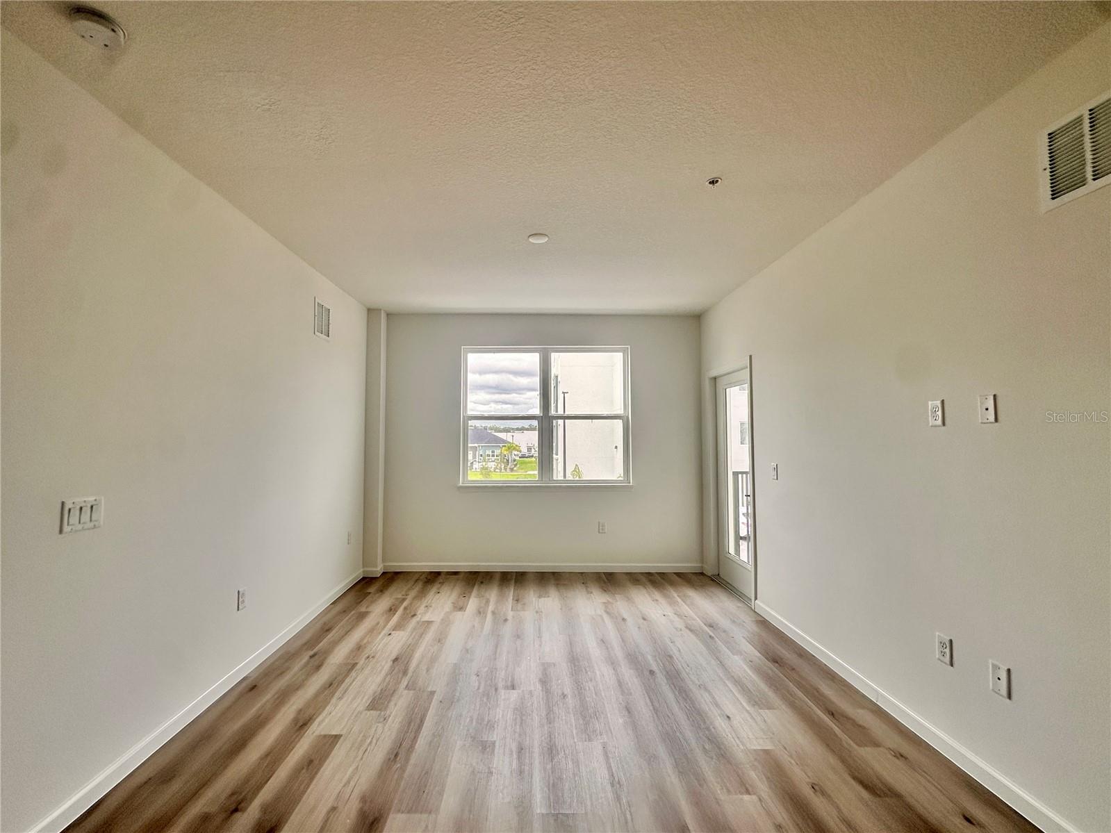 Image 7 of 18 For 1220 Southstation Place 205