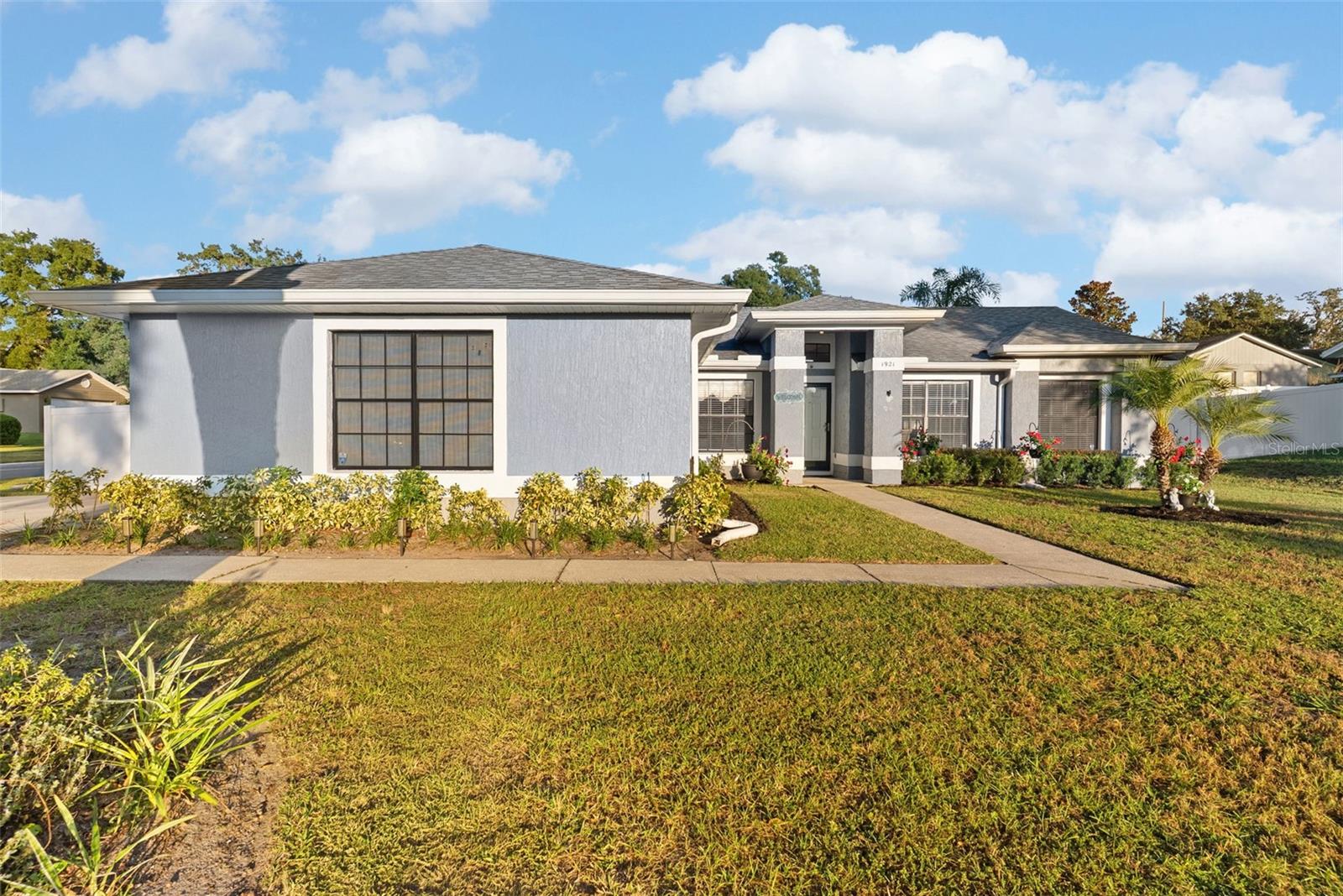 Image 2 of 36 For 1921 Burberry Street