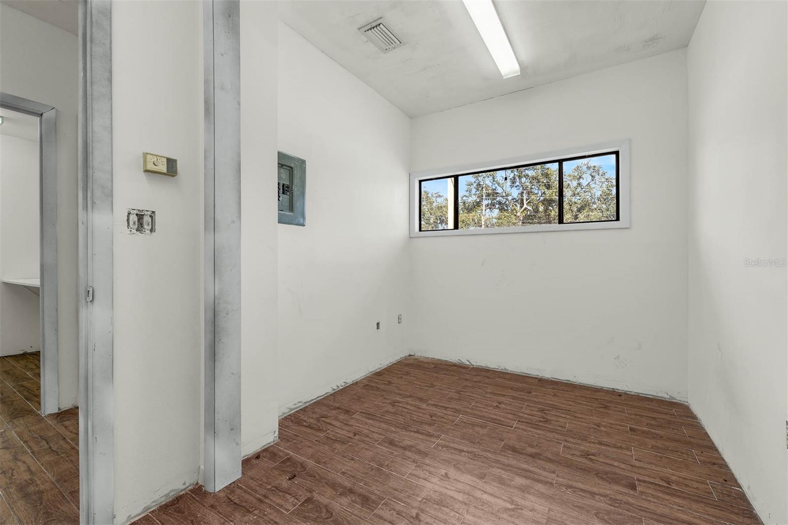 Image 16 of 68 For 2306 Lee Road