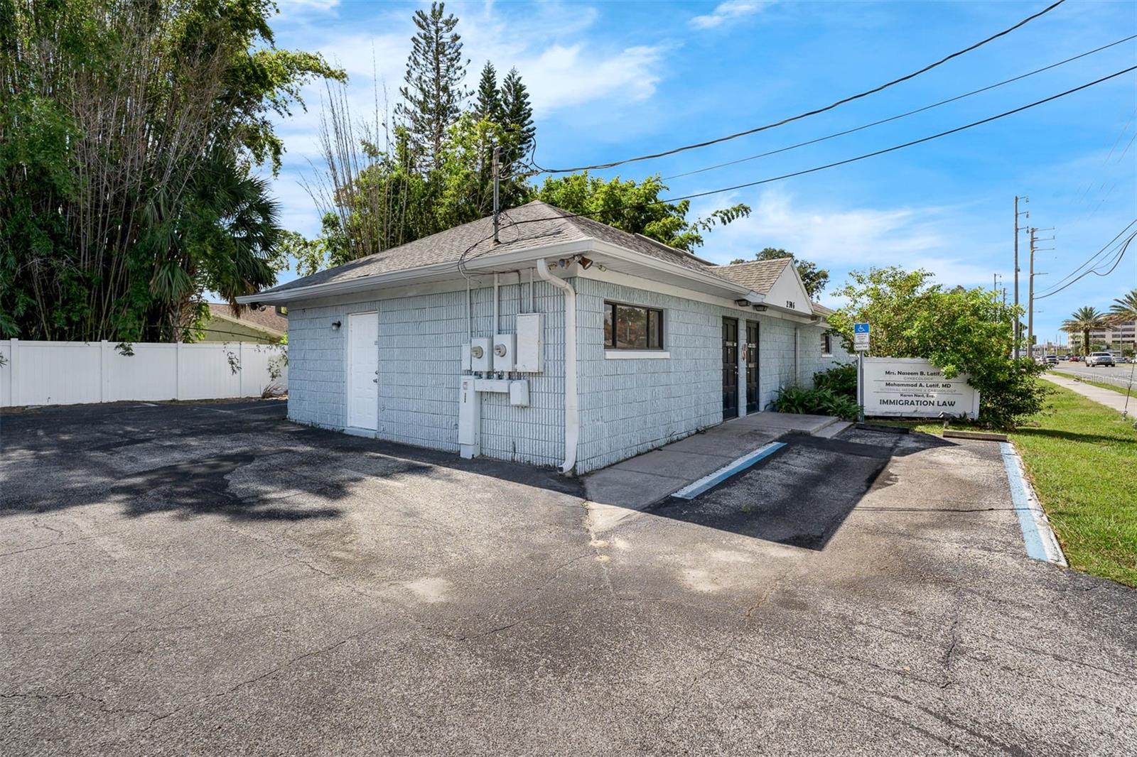 Image 4 of 68 For 2306 Lee Road
