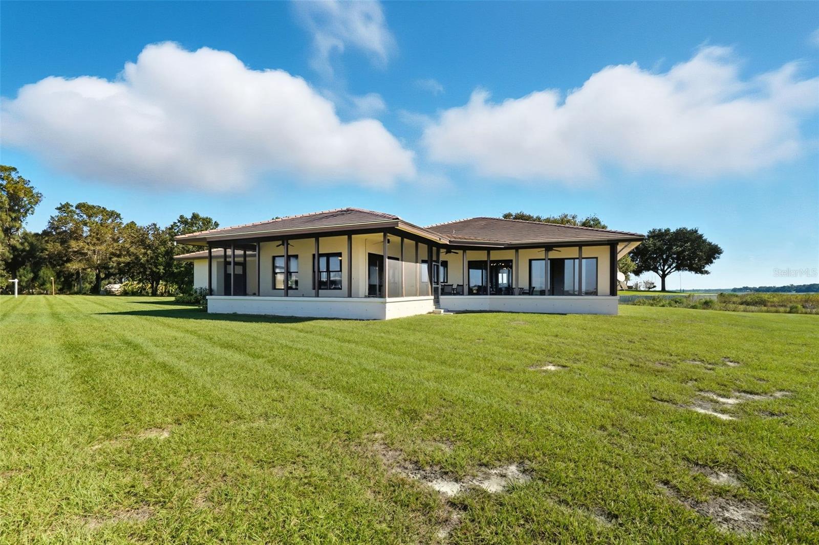 Image 3 of 51 For 553 Thornburg Road