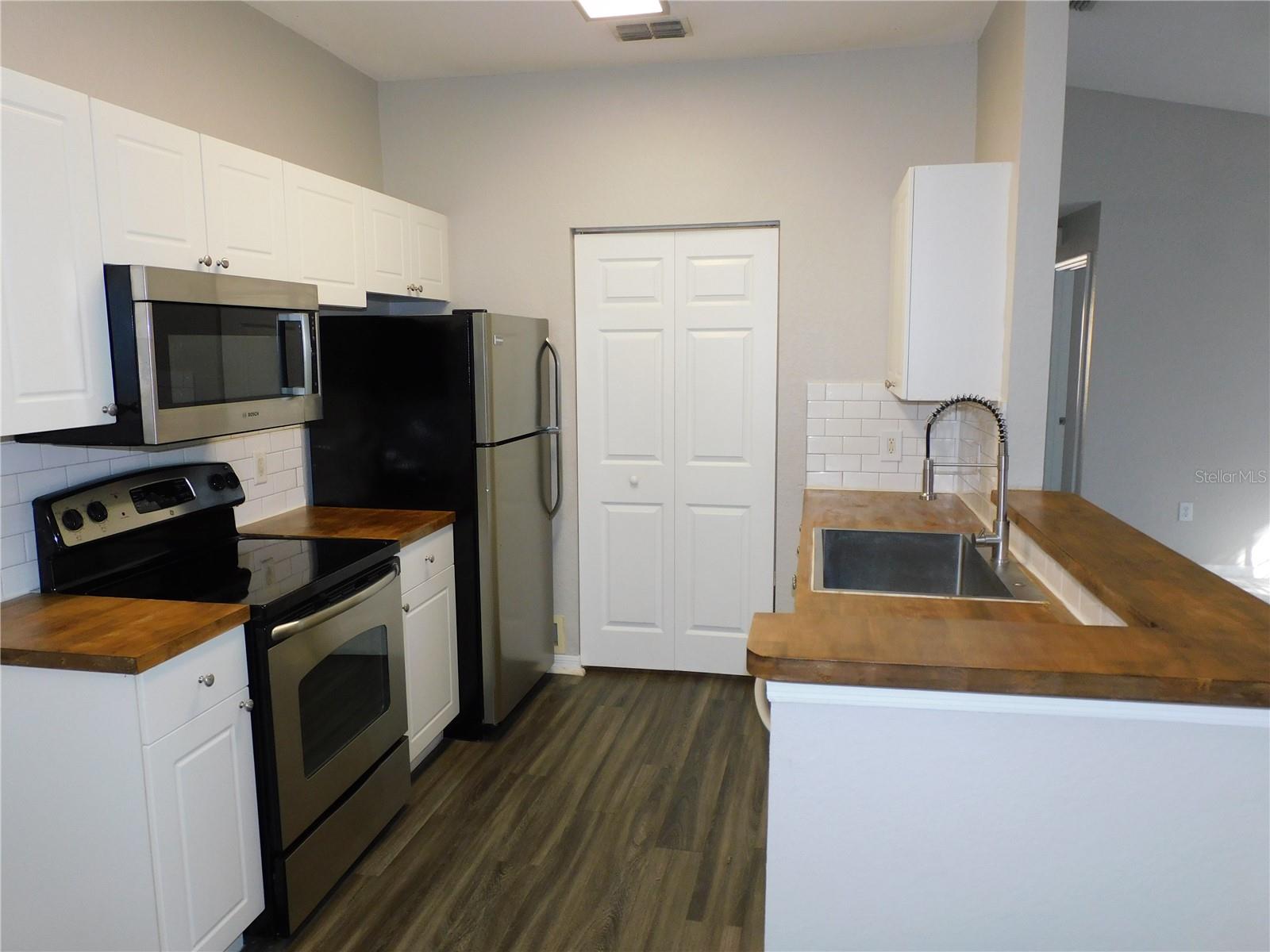 Image 2 of 37 For 844 Grand Regency Point 203