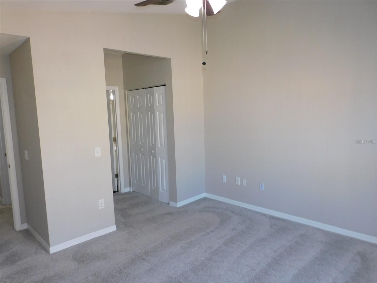 Image 26 of 37 For 844 Grand Regency Point 203