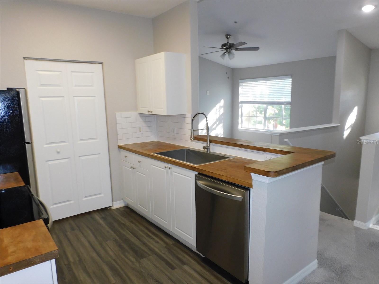 Image 3 of 37 For 844 Grand Regency Point 203
