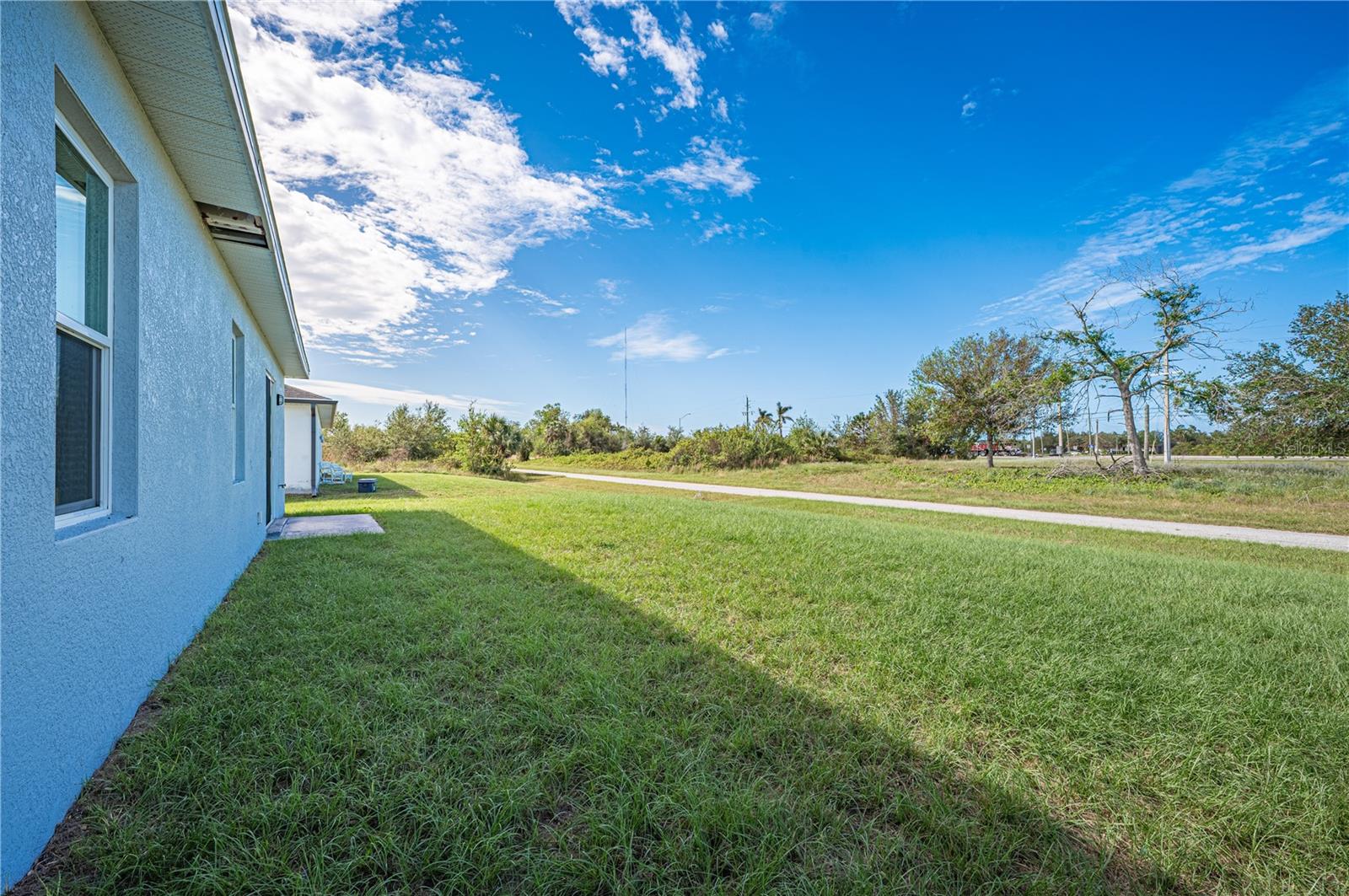 Image 15 of 18 For 8543 & 8545 Dinnano Street