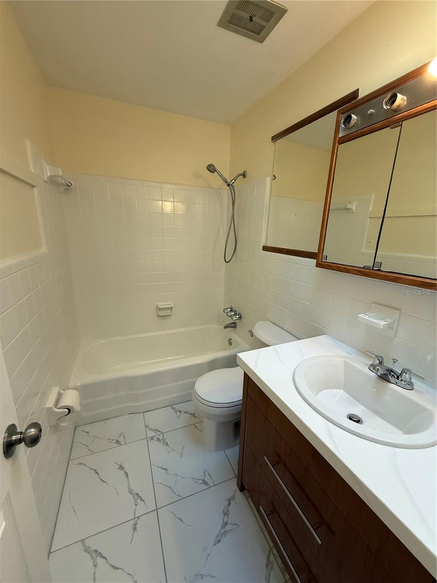 Image 18 of 38 For 2910 Elder Street