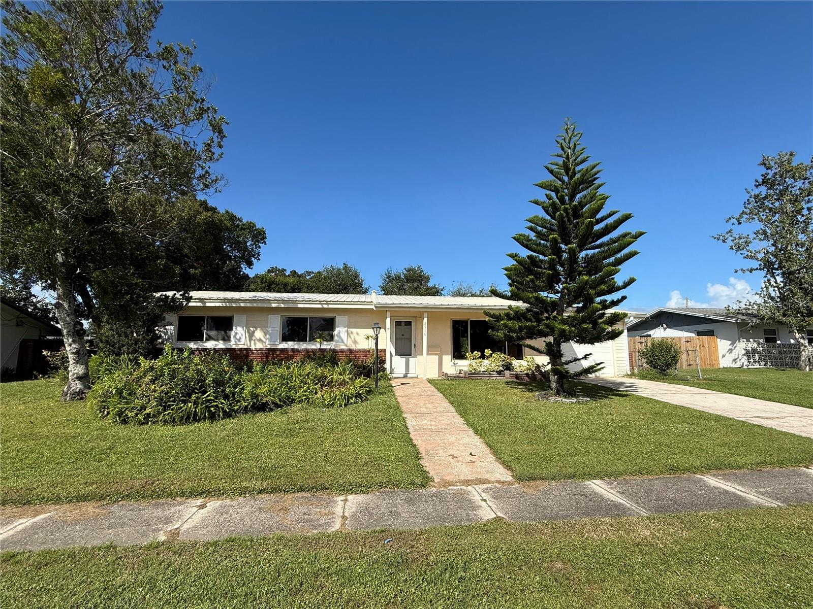 Image 2 of 38 For 2910 Elder Street