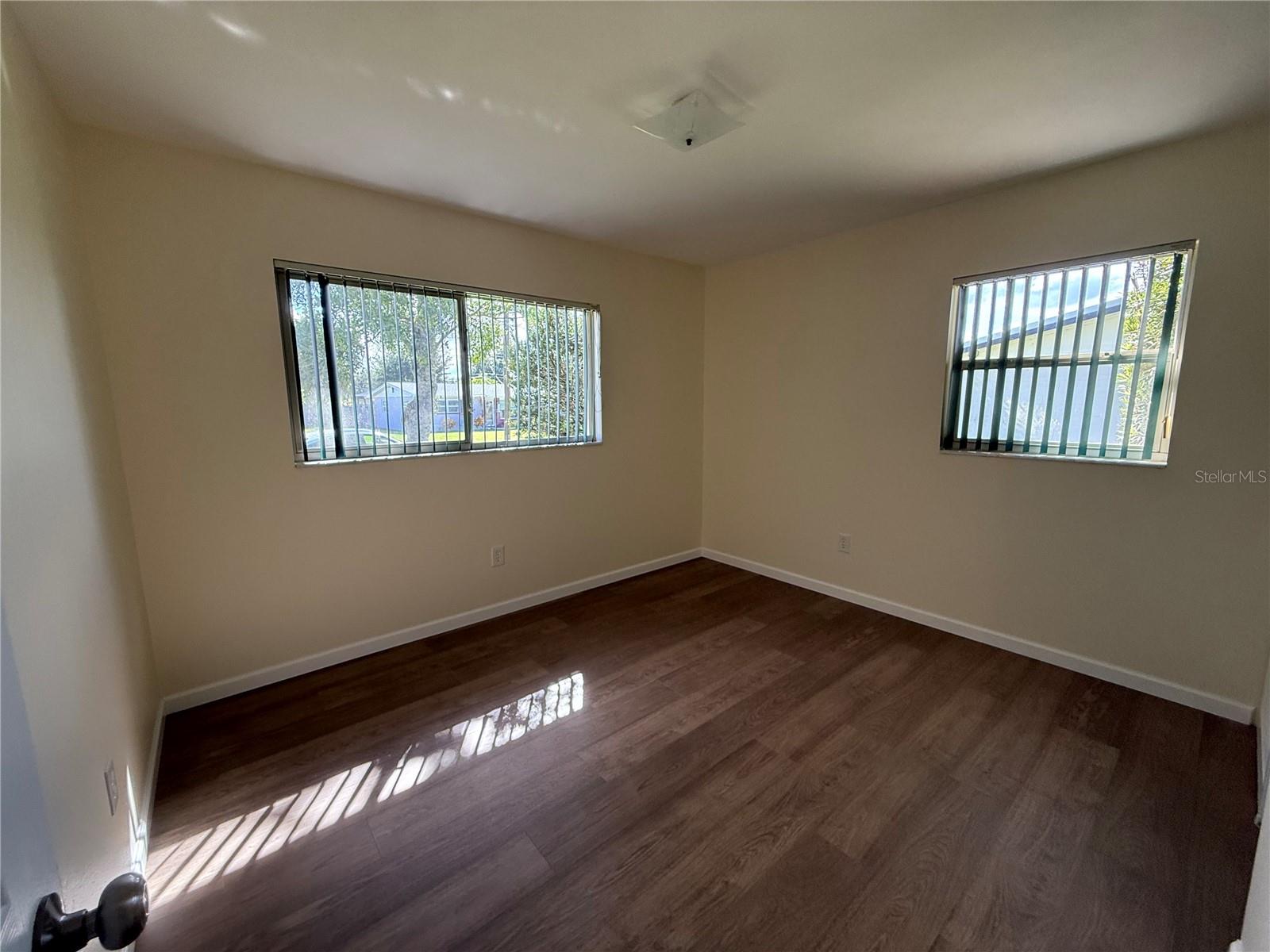 Image 21 of 38 For 2910 Elder Street