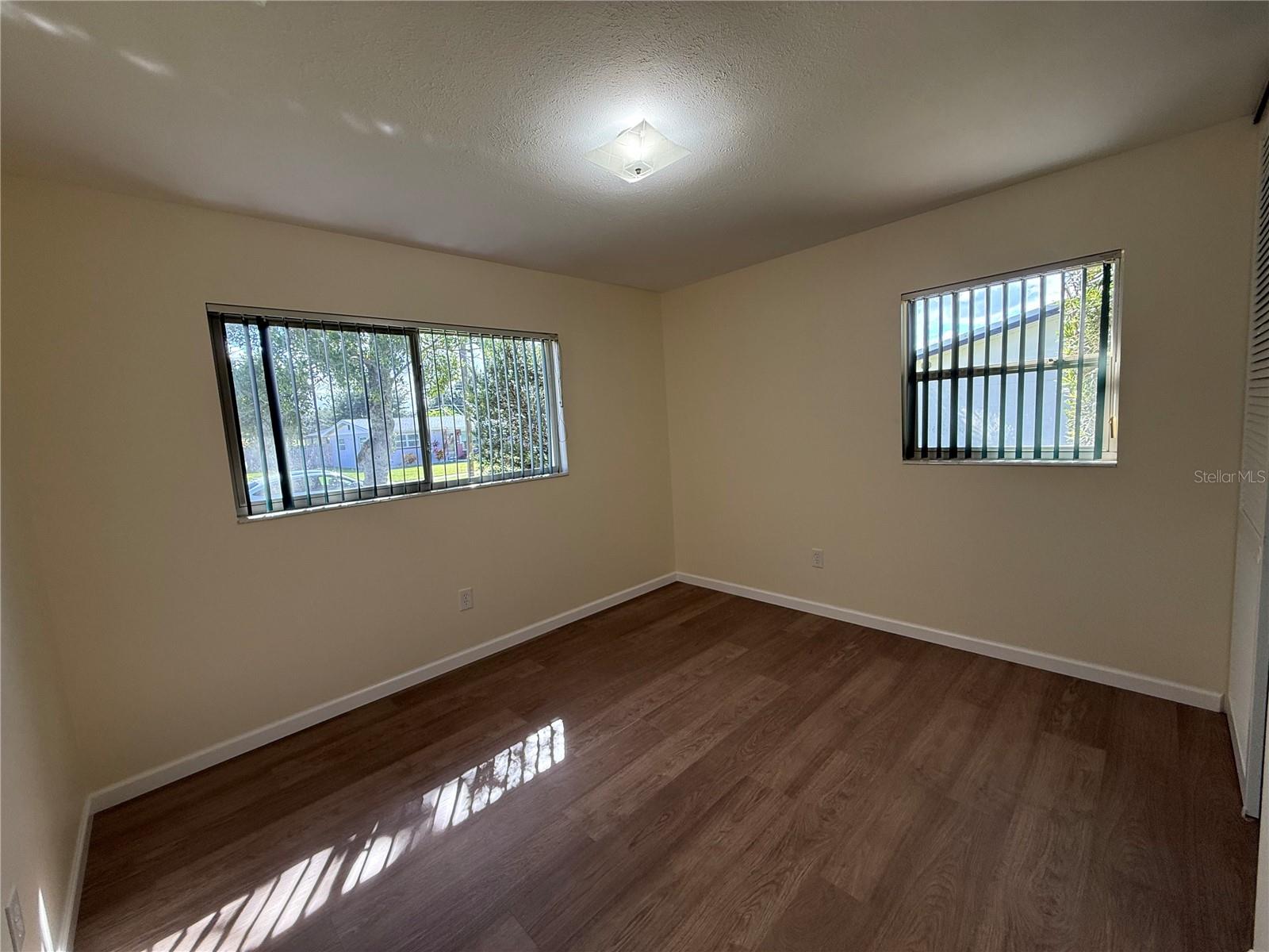 Image 22 of 38 For 2910 Elder Street