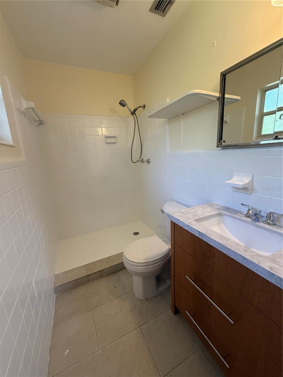 Image 26 of 38 For 2910 Elder Street