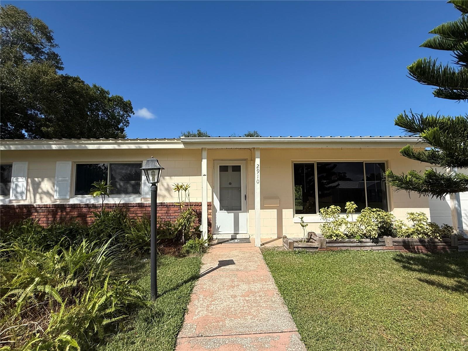 Image 5 of 38 For 2910 Elder Street