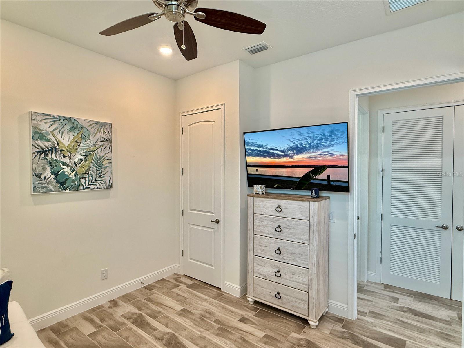 Image 32 of 97 For 8028 Sandy Toes Way