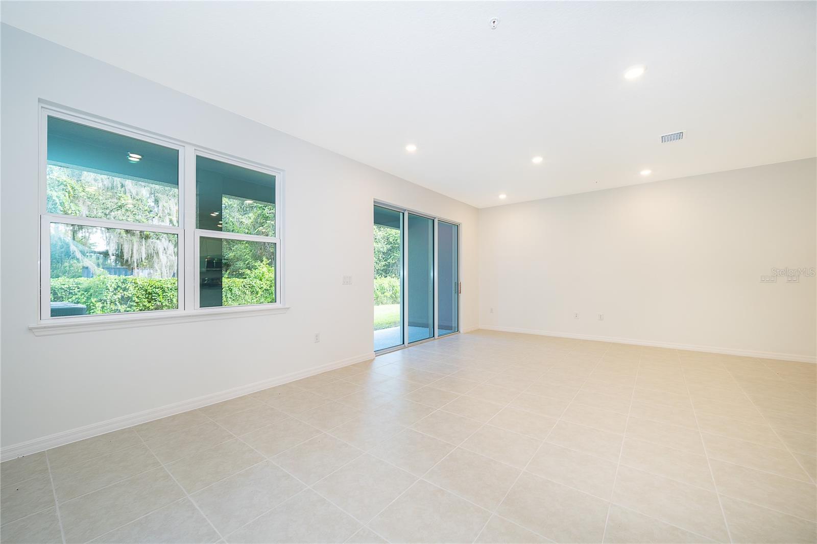 Image 11 of 27 For 5285 Luisa Court