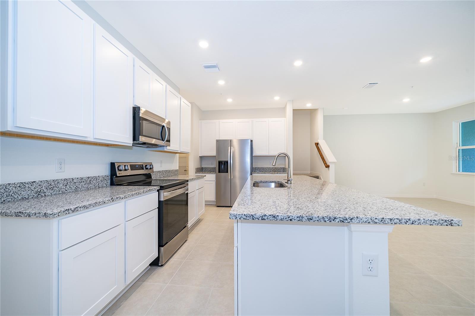 Image 7 of 27 For 5285 Luisa Court