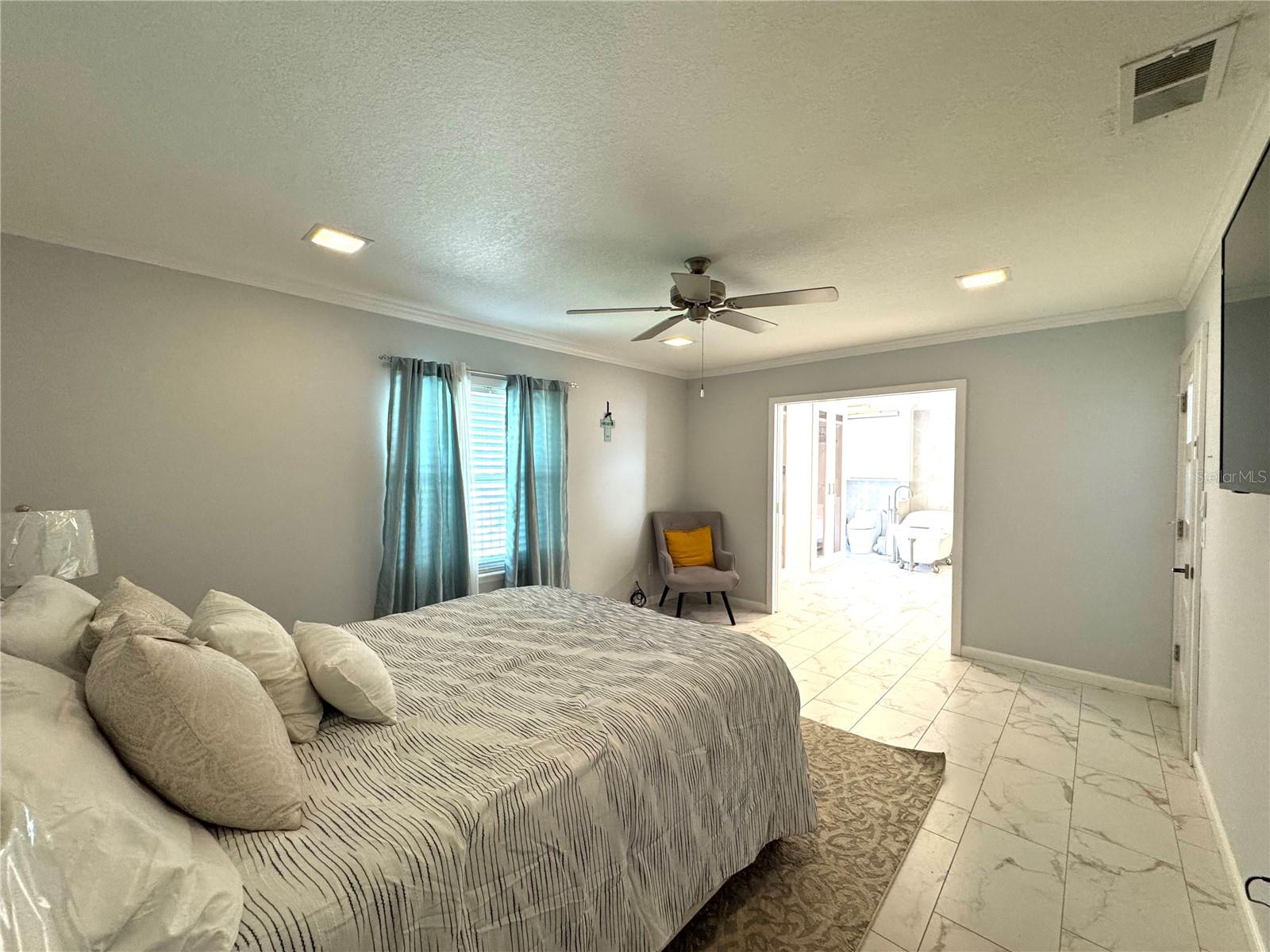 Image 15 of 35 For 4955 Southfork Ranch Drive