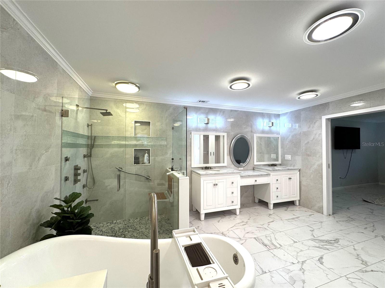 Image 18 of 35 For 4955 Southfork Ranch Drive