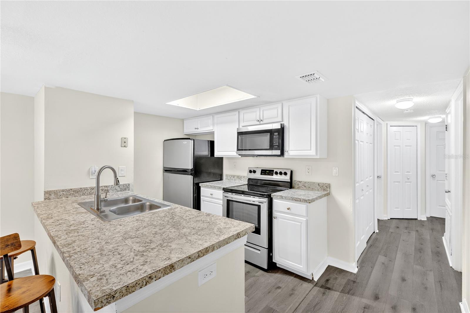 Image 10 of 34 For 2721 Poinciana Boulevard 163