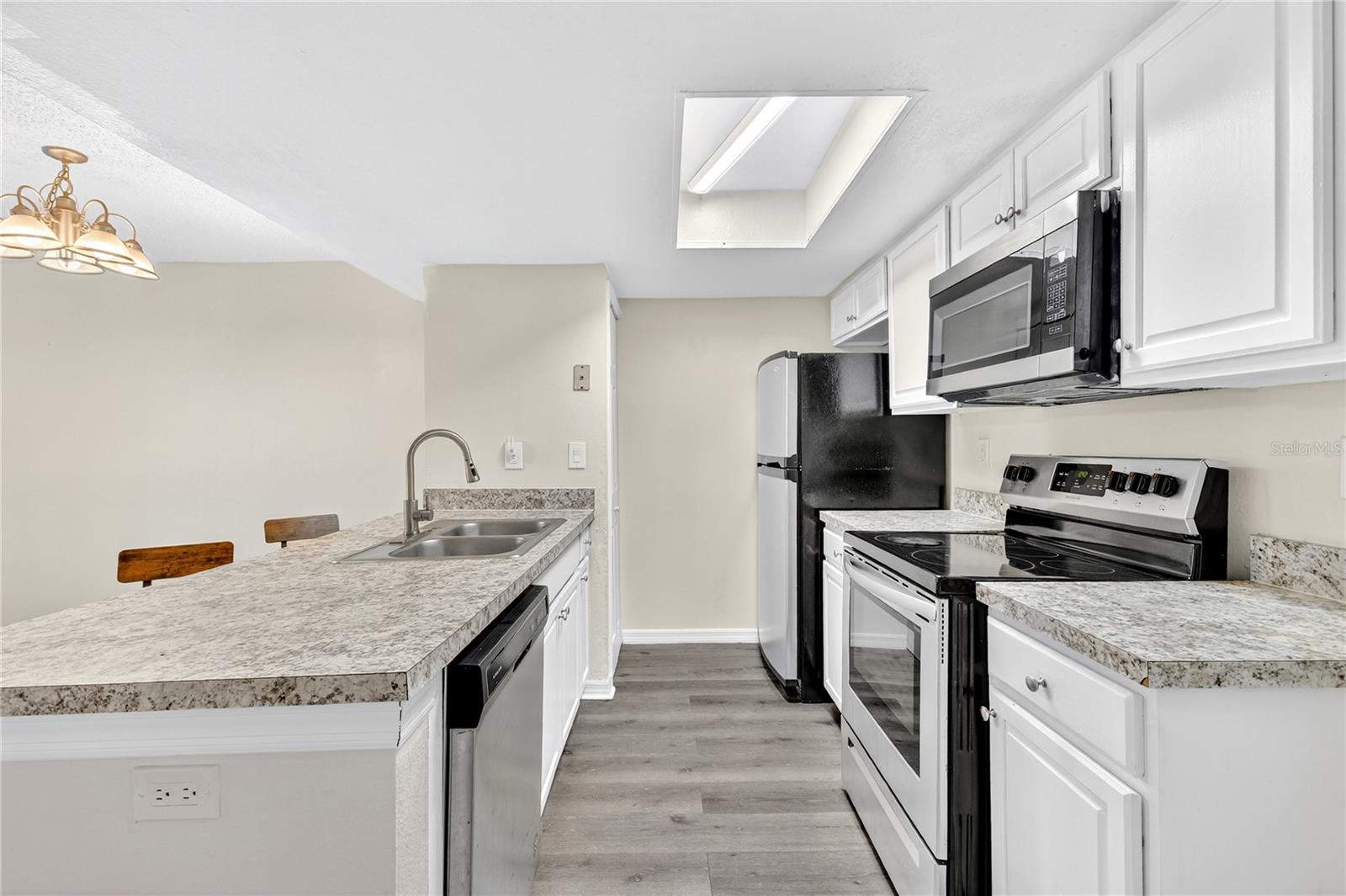 Image 11 of 34 For 2721 Poinciana Boulevard 163