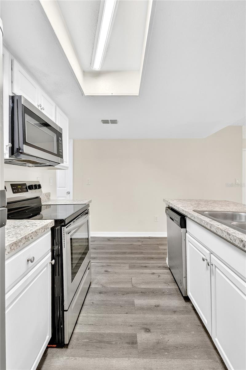 Image 13 of 34 For 2721 Poinciana Boulevard 163