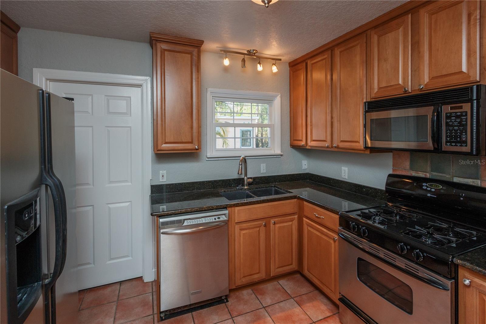 Image 8 of 14 For 1106 Princeton Street