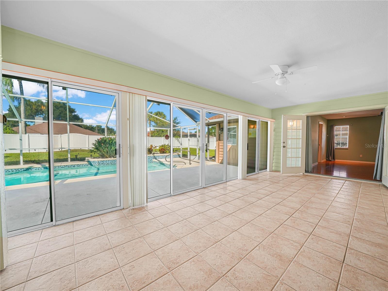 Image 11 of 31 For 805 Carlton Court