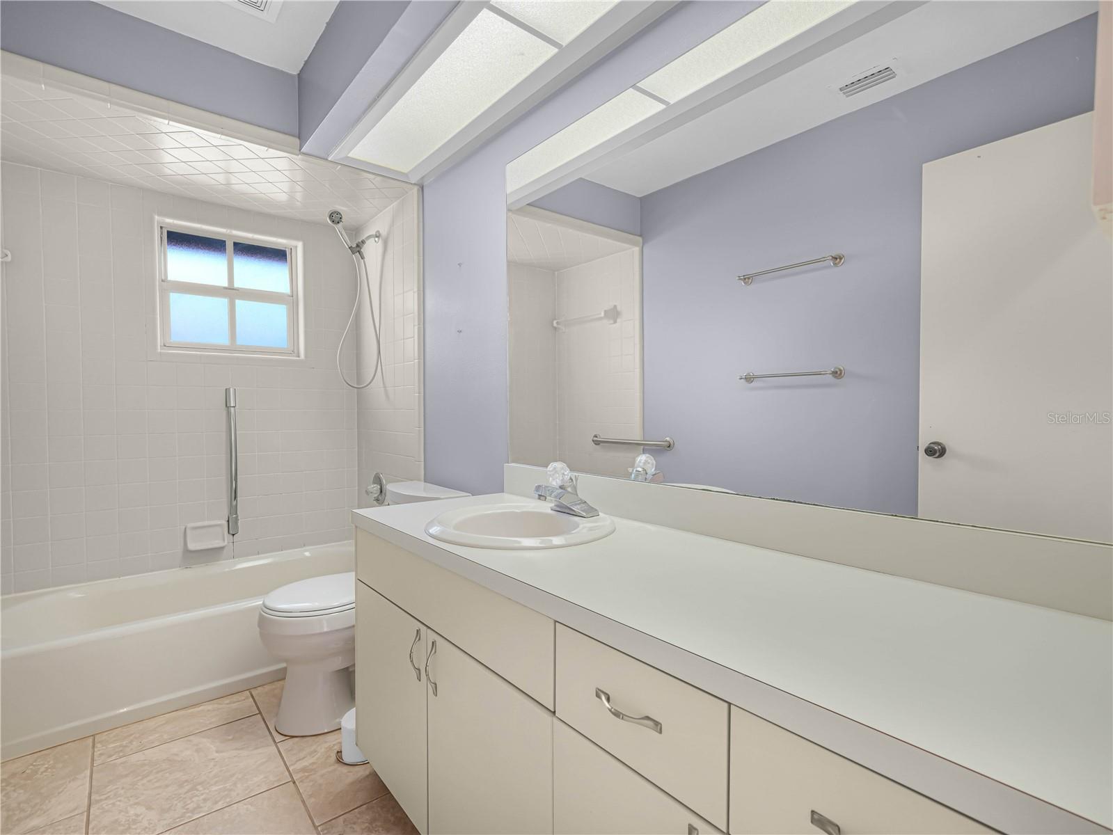 Image 21 of 31 For 805 Carlton Court