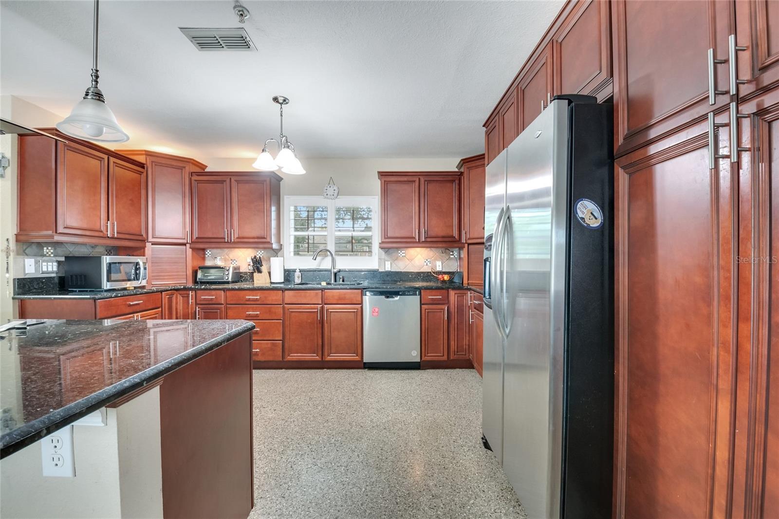 Image 12 of 48 For 8495 Oak Bluff Drive