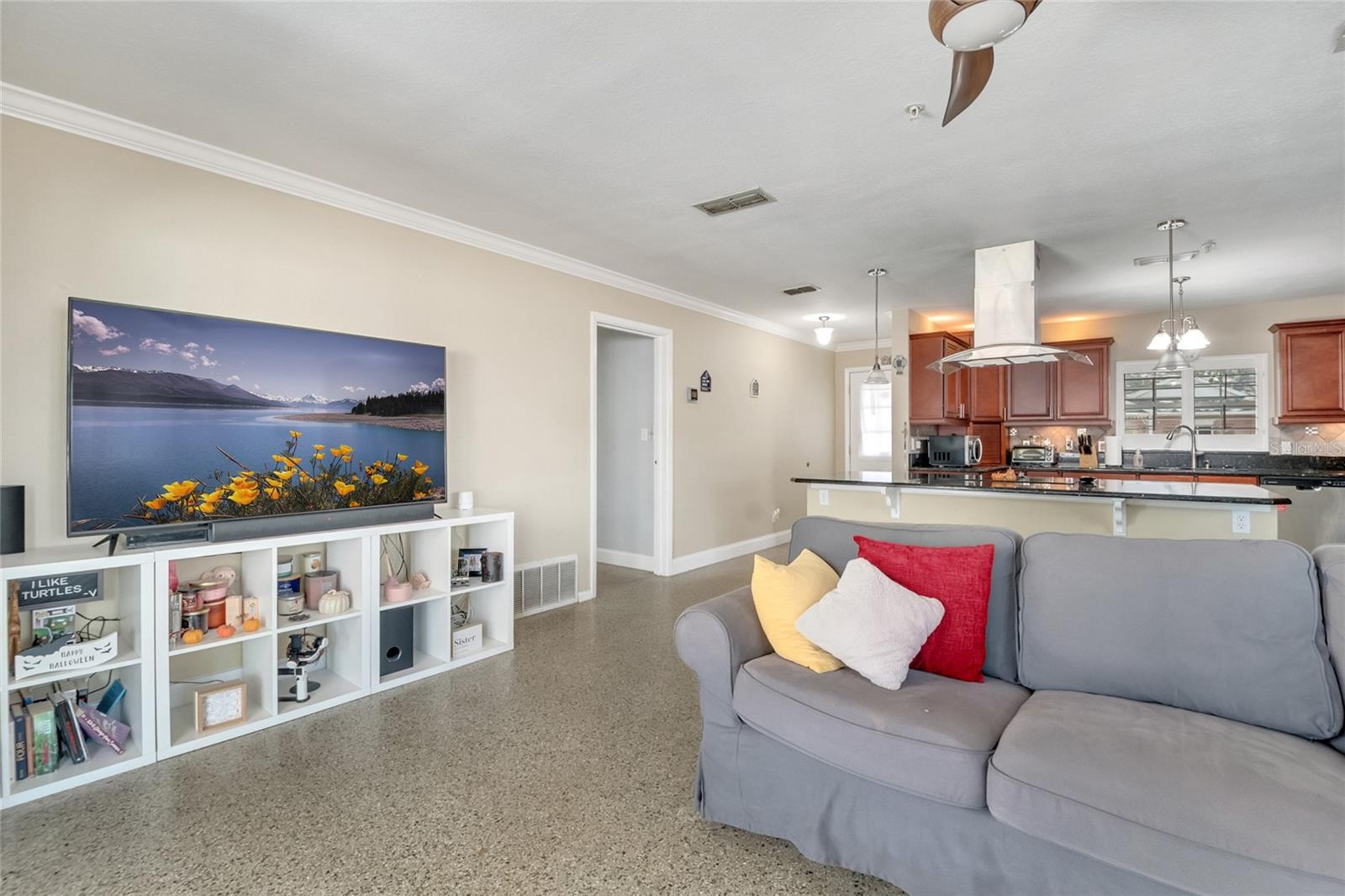 Image 14 of 48 For 8495 Oak Bluff Drive