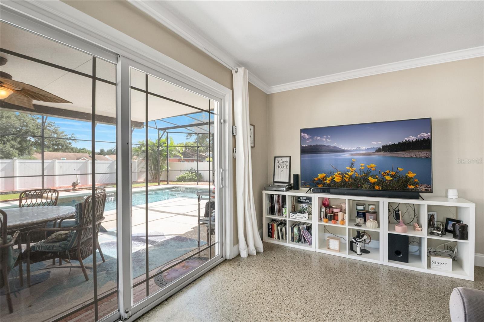 Image 15 of 48 For 8495 Oak Bluff Drive
