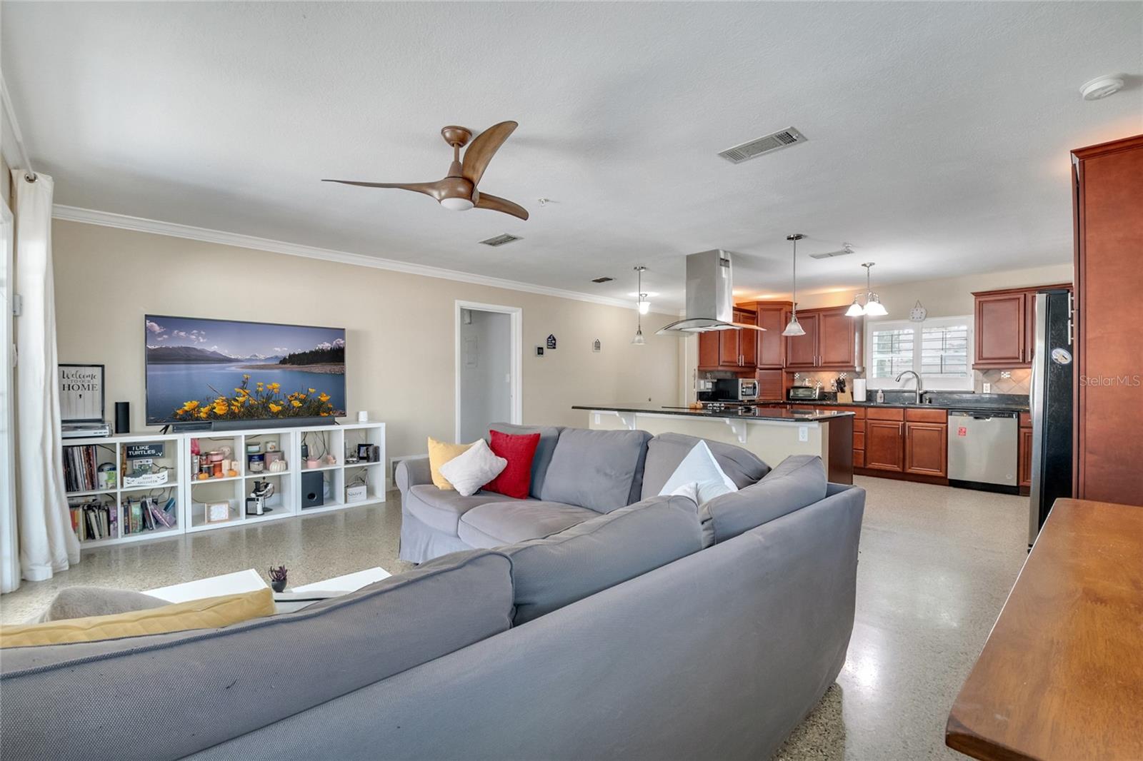 Image 17 of 48 For 8495 Oak Bluff Drive
