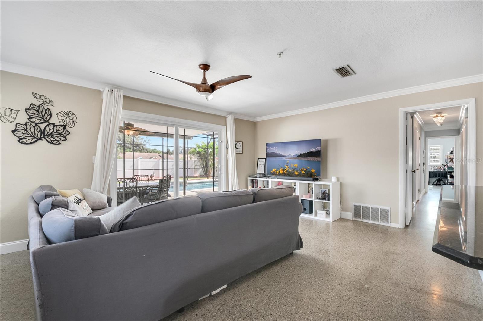 Image 18 of 48 For 8495 Oak Bluff Drive