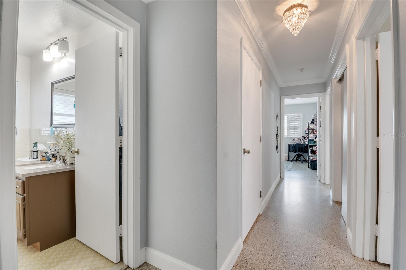 Image 21 of 48 For 8495 Oak Bluff Drive