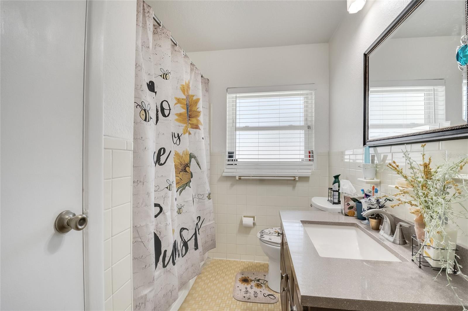 Image 22 of 48 For 8495 Oak Bluff Drive