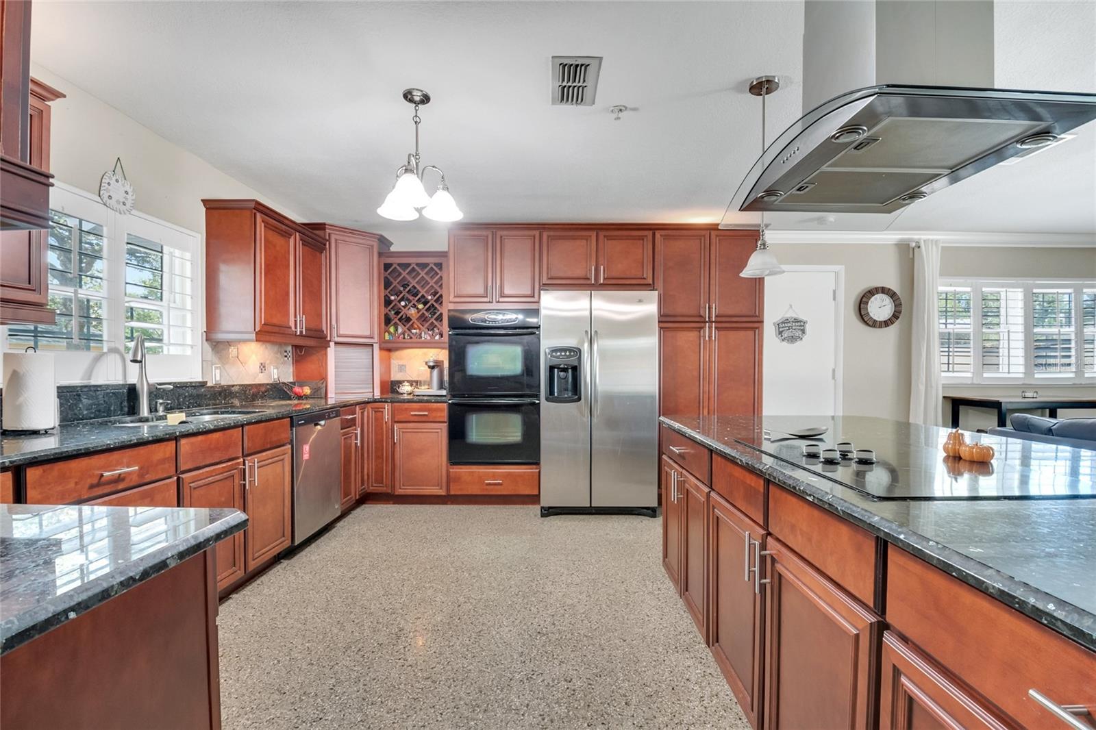 Image 5 of 48 For 8495 Oak Bluff Drive