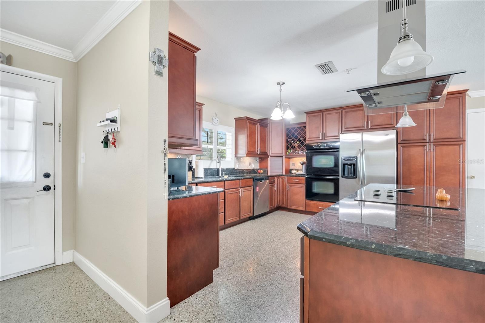 Image 6 of 48 For 8495 Oak Bluff Drive