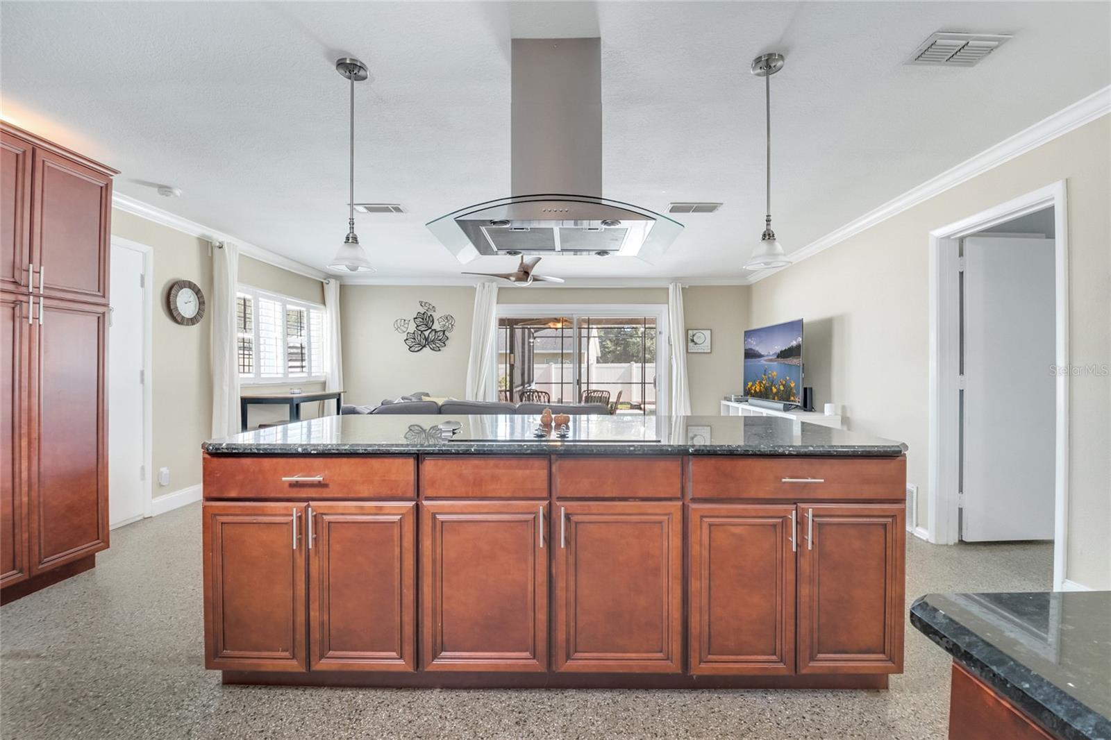 Image 7 of 48 For 8495 Oak Bluff Drive