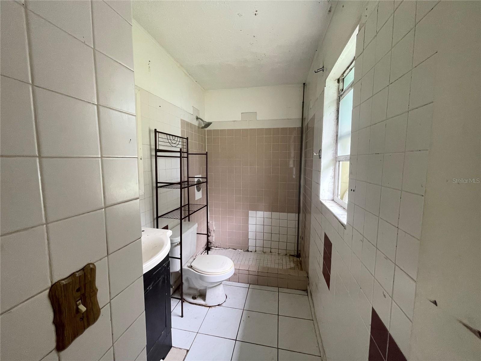 Image 11 of 17 For 5722 Cardinal Guard Avenue