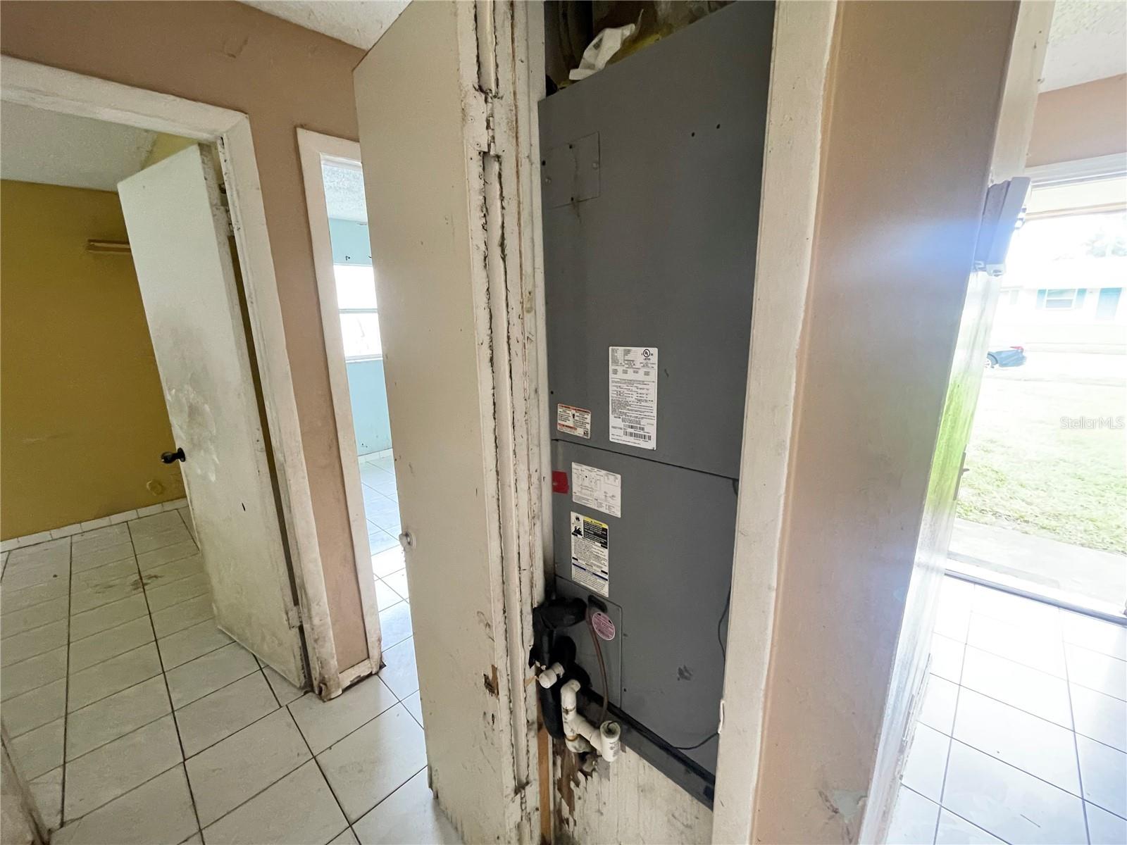 Image 4 of 17 For 5722 Cardinal Guard Avenue