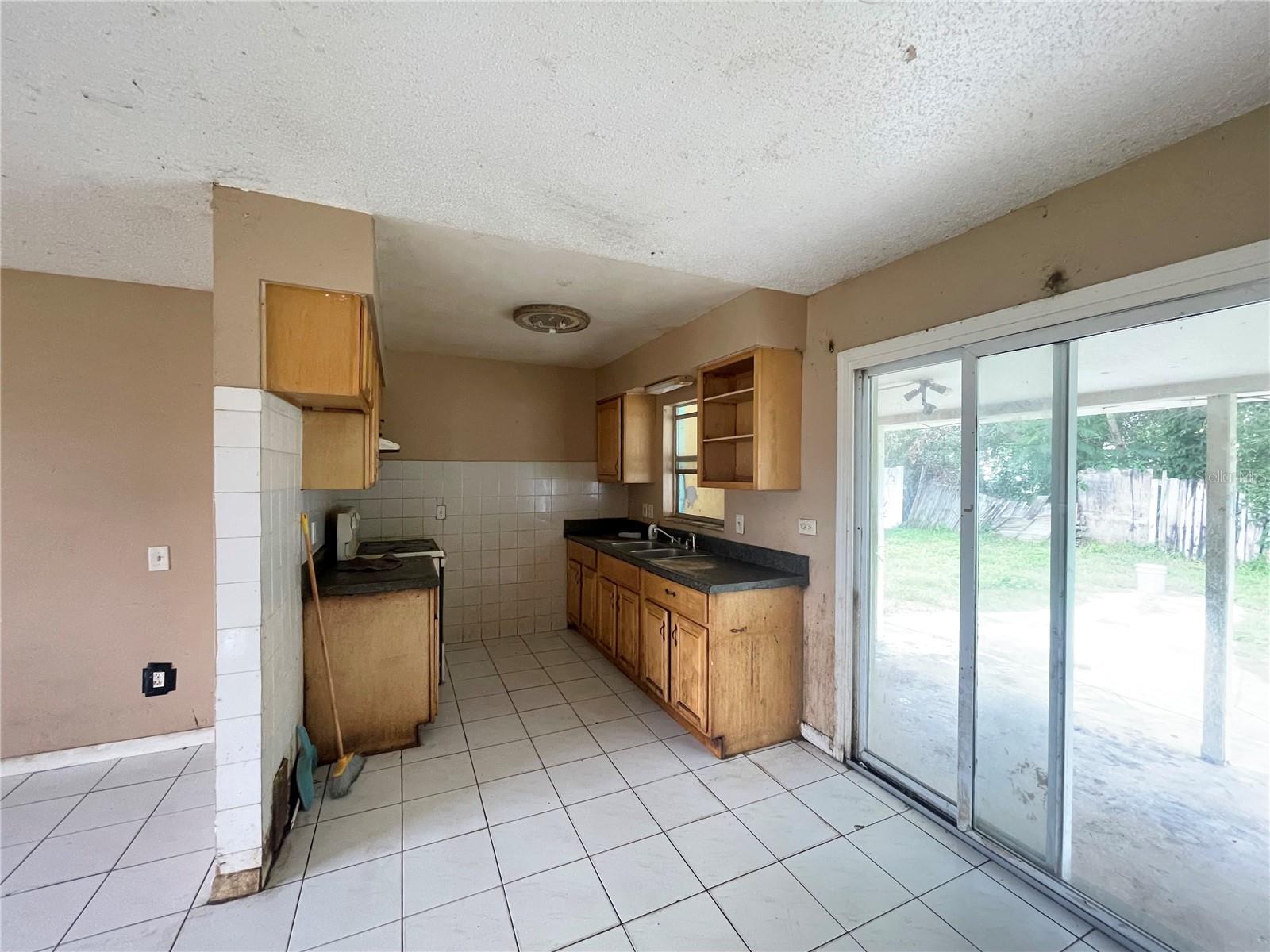 Image 6 of 17 For 5722 Cardinal Guard Avenue