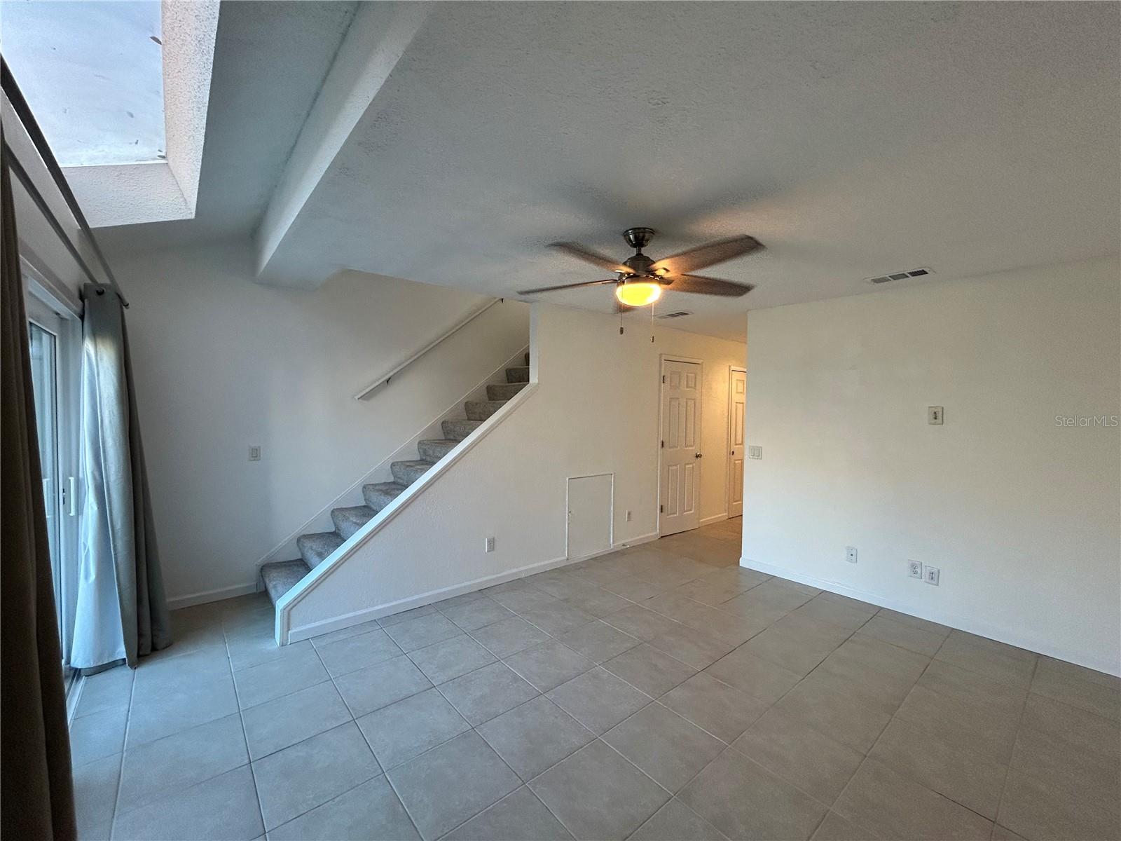 Image 9 of 20 For 527 Sun Ridge Place 104