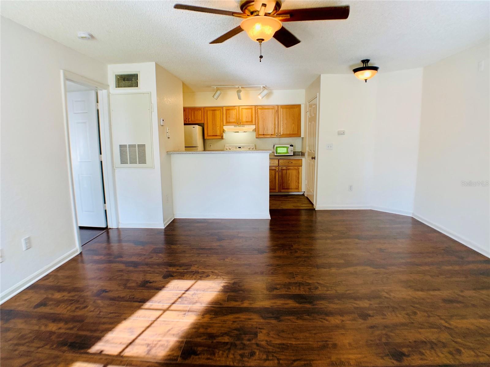 Image 3 of 33 For 5064 Park Central Drive 1718