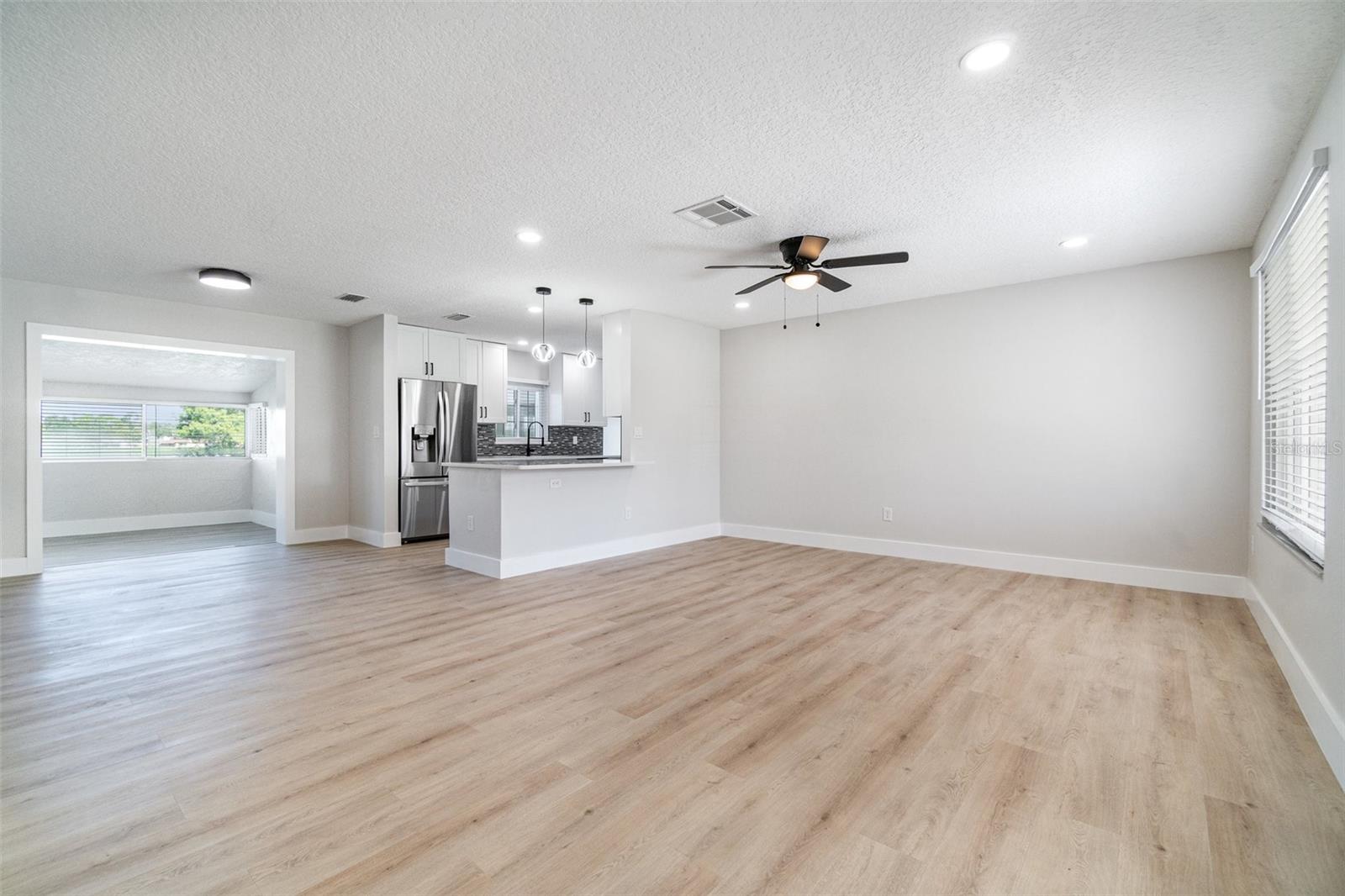 Image 4 of 21 For 1216 Wellington Drive