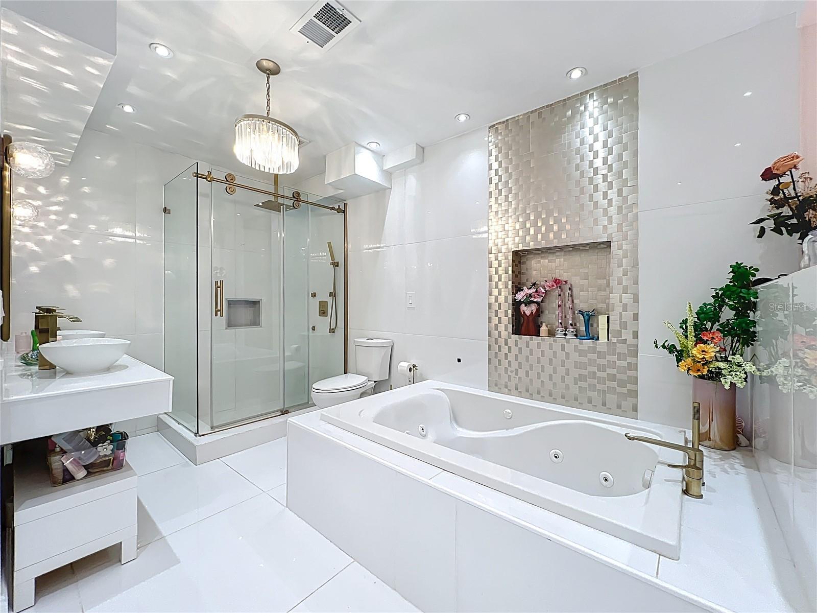 Image 33 of 44 For 5426 Pine Creek Drive 1708
