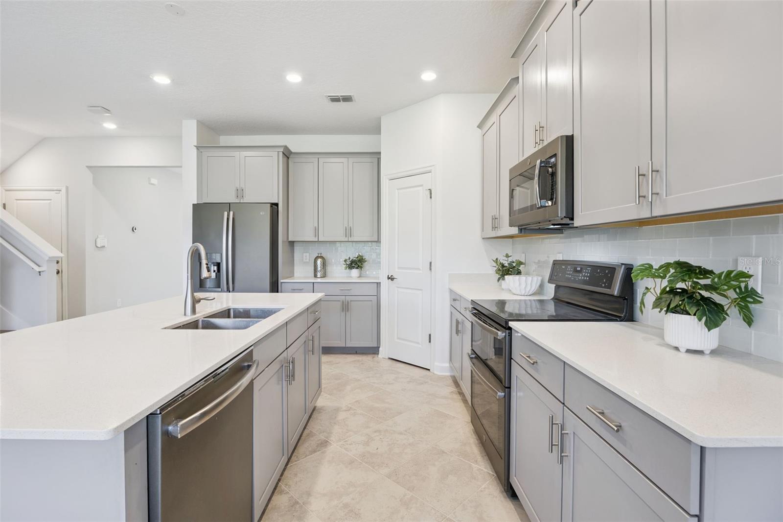 Image 24 of 60 For 12043 Imaginary Way